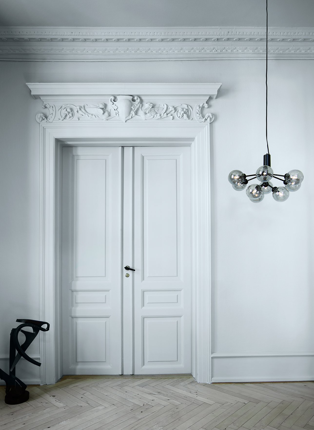 Apiales 9, Satin Black / Smoked Black